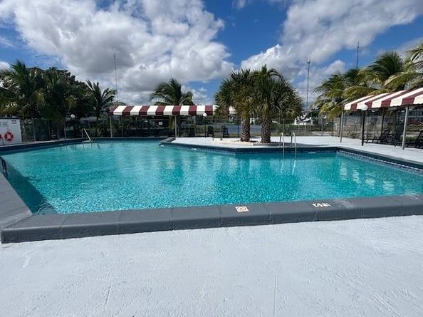 115 NE 202 Terrace M21, Miami FL 33179