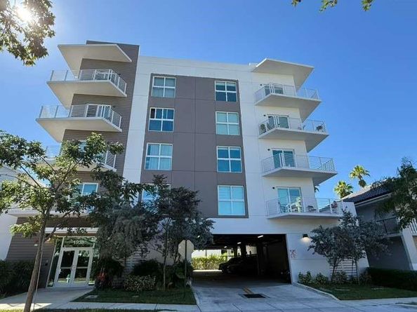 1938 Jackson St 305, Hollywood FL 33020