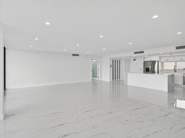 2480 Presidential Way 902, West Palm Beach FL 33401