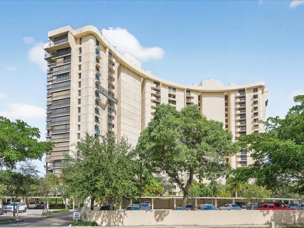 2480 Presidential Way 902, West Palm Beach FL 33401