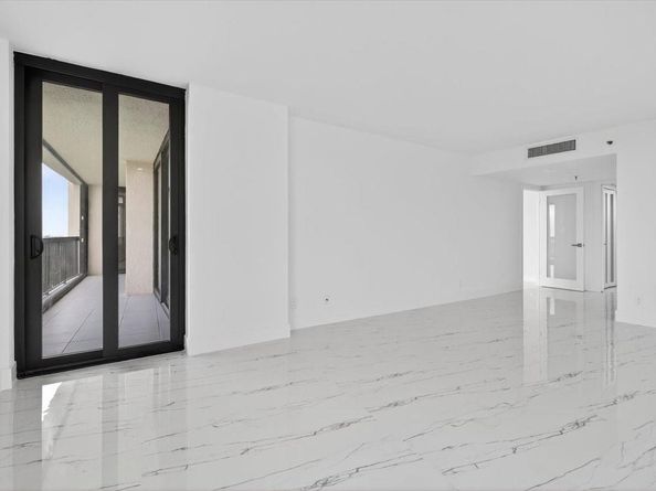 2480 Presidential Way 902, West Palm Beach FL 33401