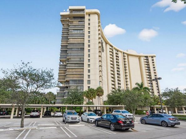 2480 Presidential Way 902, West Palm Beach FL 33401