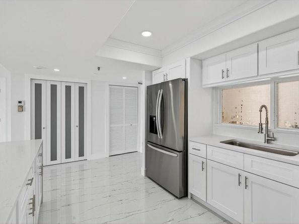 2480 Presidential Way 902, West Palm Beach FL 33401