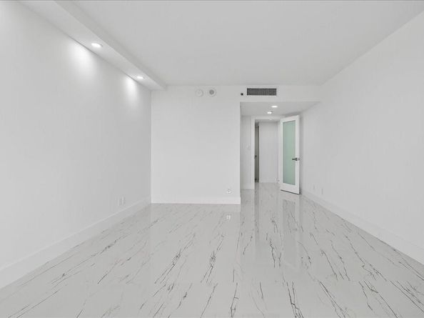 2480 Presidential Way 902, West Palm Beach FL 33401