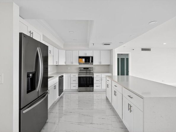 2480 Presidential Way 902, West Palm Beach FL 33401