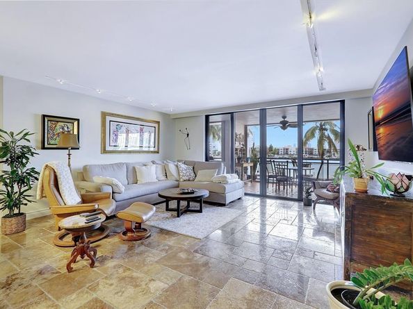 2300 Diana 203, Hallandale Beach FL 33009