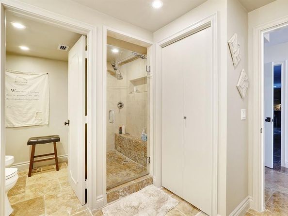 2300 Diana 203, Hallandale Beach FL 33009