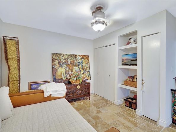 2300 Diana 203, Hallandale Beach FL 33009