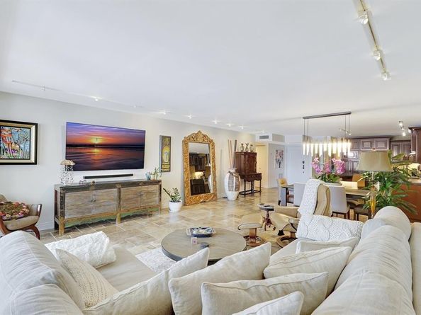 2300 Diana 203, Hallandale Beach FL 33009