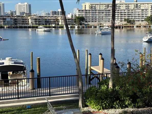 2300 Diana 203, Hallandale Beach FL 33009
