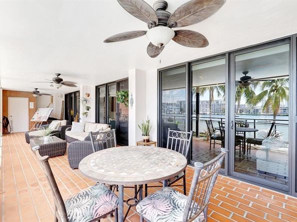 2300 Diana 203, Hallandale Beach FL 33009