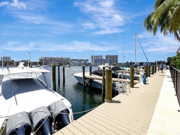 2300 Diana 203, Hallandale Beach FL 33009