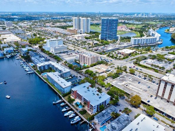2300 Diana 203, Hallandale Beach FL 33009