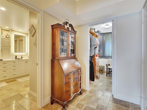 2300 Diana 203, Hallandale Beach FL 33009