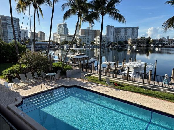 2300 Diana 203, Hallandale Beach FL 33009