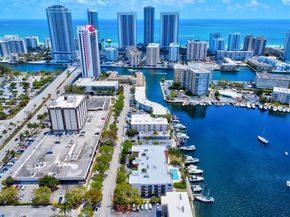 2300 Diana 203, Hallandale Beach FL 33009