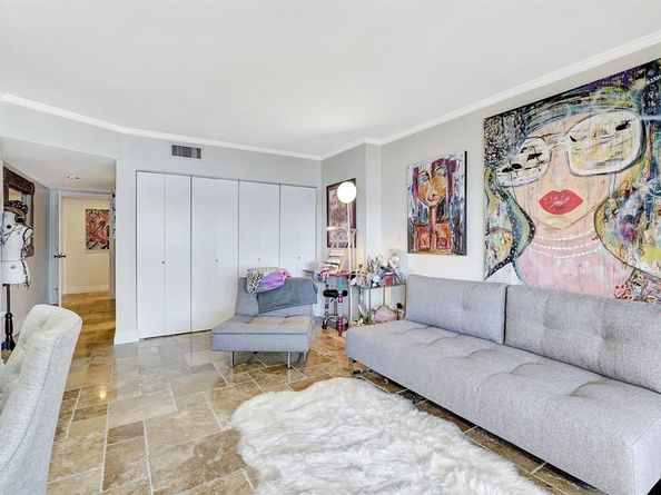 2300 Diana 203, Hallandale Beach FL 33009