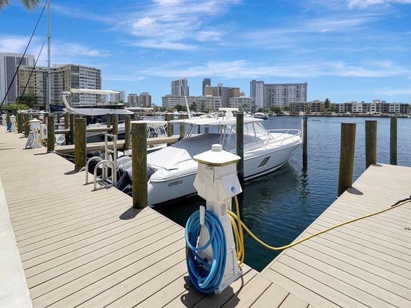 2300 Diana 203, Hallandale Beach FL 33009