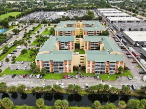 3700 NW 21st St 301, Lauderdale Lakes FL 33311