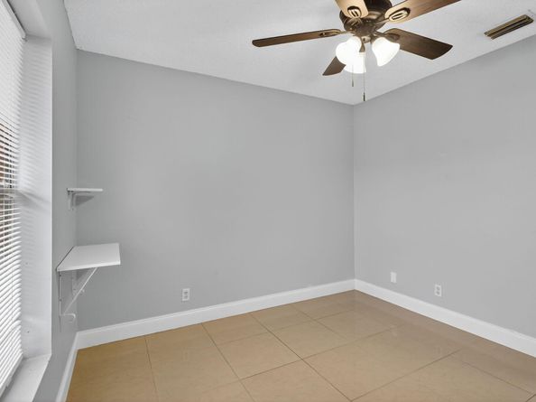 5668 Waltham Way, Lake Worth FL 33463