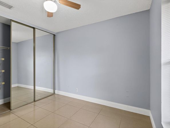 5668 Waltham Way, Lake Worth FL 33463