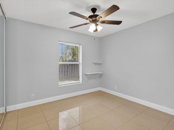 5668 Waltham Way, Lake Worth FL 33463