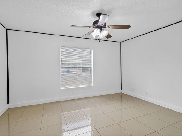 5668 Waltham Way, Lake Worth FL 33463