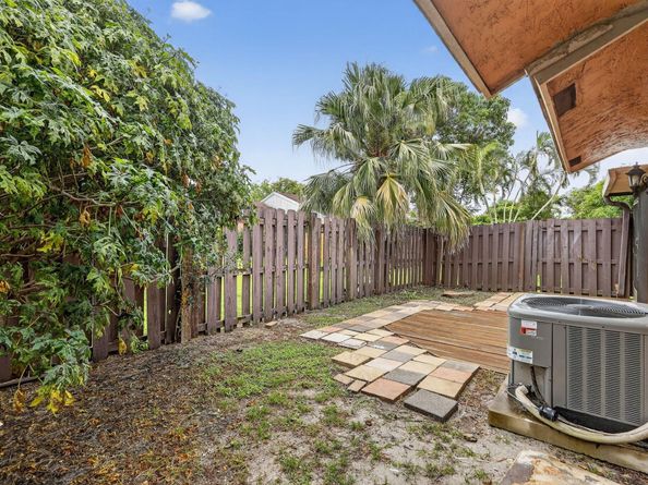 5668 Waltham Way, Lake Worth FL 33463