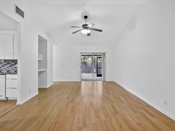 5668 Waltham Way, Lake Worth FL 33463