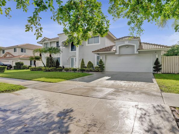 930 Greenbriar Ave, Davie FL 33325