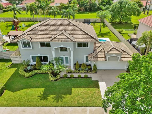 930 Greenbriar Ave, Davie FL 33325