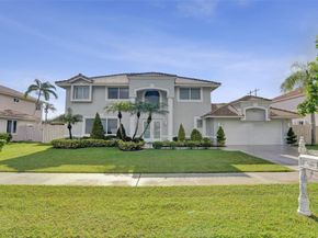 930 Greenbriar Ave, Davie FL 33325