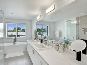 930 Greenbriar Ave, Davie FL 33325
