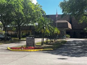 200 Berkley Road 123, Hollywood FL 33024