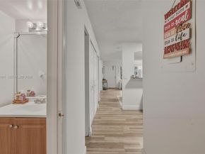 9853 Riverside Drive 824, Coral Springs FL 33071