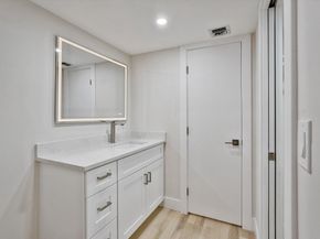 5220 Las Verdes Circle 321, Delray Beach FL 33484