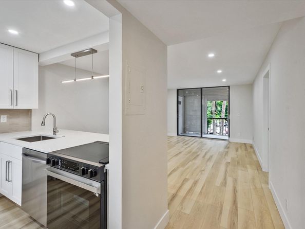 5220 Las Verdes Circle 321, Delray Beach FL 33484