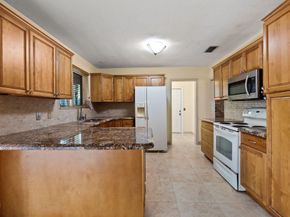 8 Bell Lane, Palm Springs FL 33406