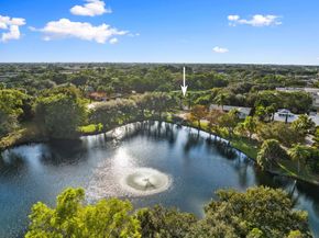 8 Bell Lane, Palm Springs FL 33406