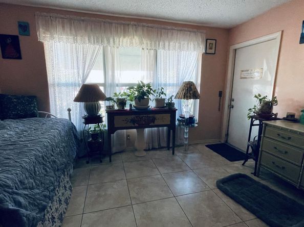 910 South Drive B, Delray Beach FL 33445