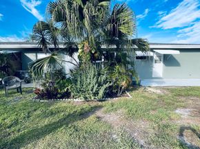 910 South Drive B, Delray Beach FL 33445