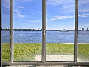 60 Yacht Club Drive 103, North Palm Beach FL 33408