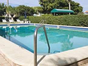 60 Yacht Club Drive 103, North Palm Beach FL 33408