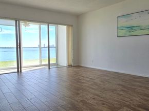 60 Yacht Club Drive 103, North Palm Beach FL 33408