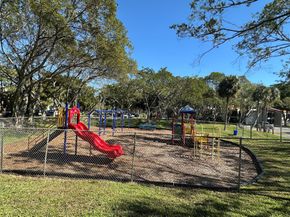 2206 S Cypress Bend Dr 305, Pompano Beach FL 33069