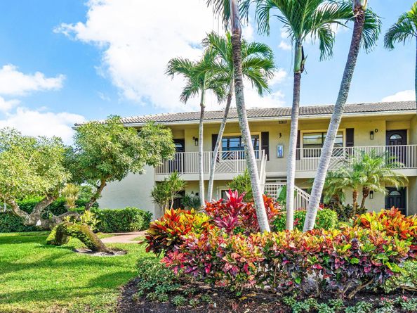 3 Stratford Drive E B, Boynton Beach FL 33436