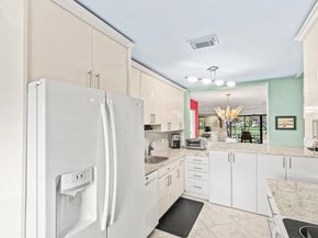 3 Stratford Drive E B, Boynton Beach FL 33436