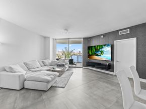 17111 Biscayne Blvd 503, Aventura FL 33160