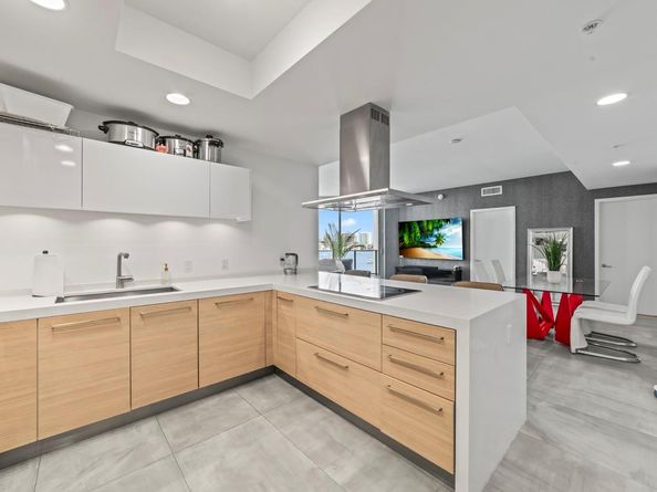 17111 Biscayne Blvd 503, Aventura FL 33160