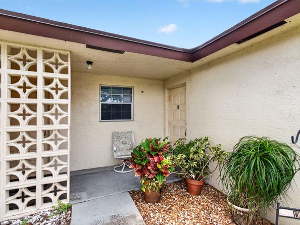 5050 Nesting Way B, Delray Beach FL 33484